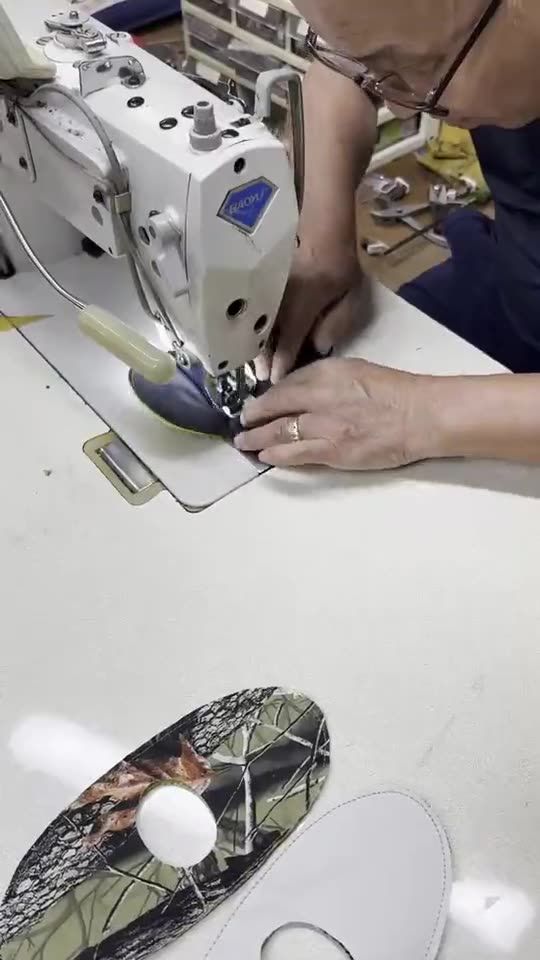 샘플 제작 작업